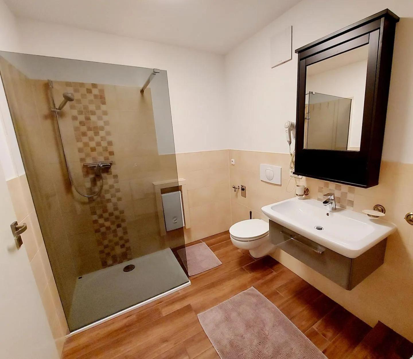 Hochwertige Ferienwohnung Direkt Am Wasser Mit Balkon Greifswald Dış mekan fotoğraf