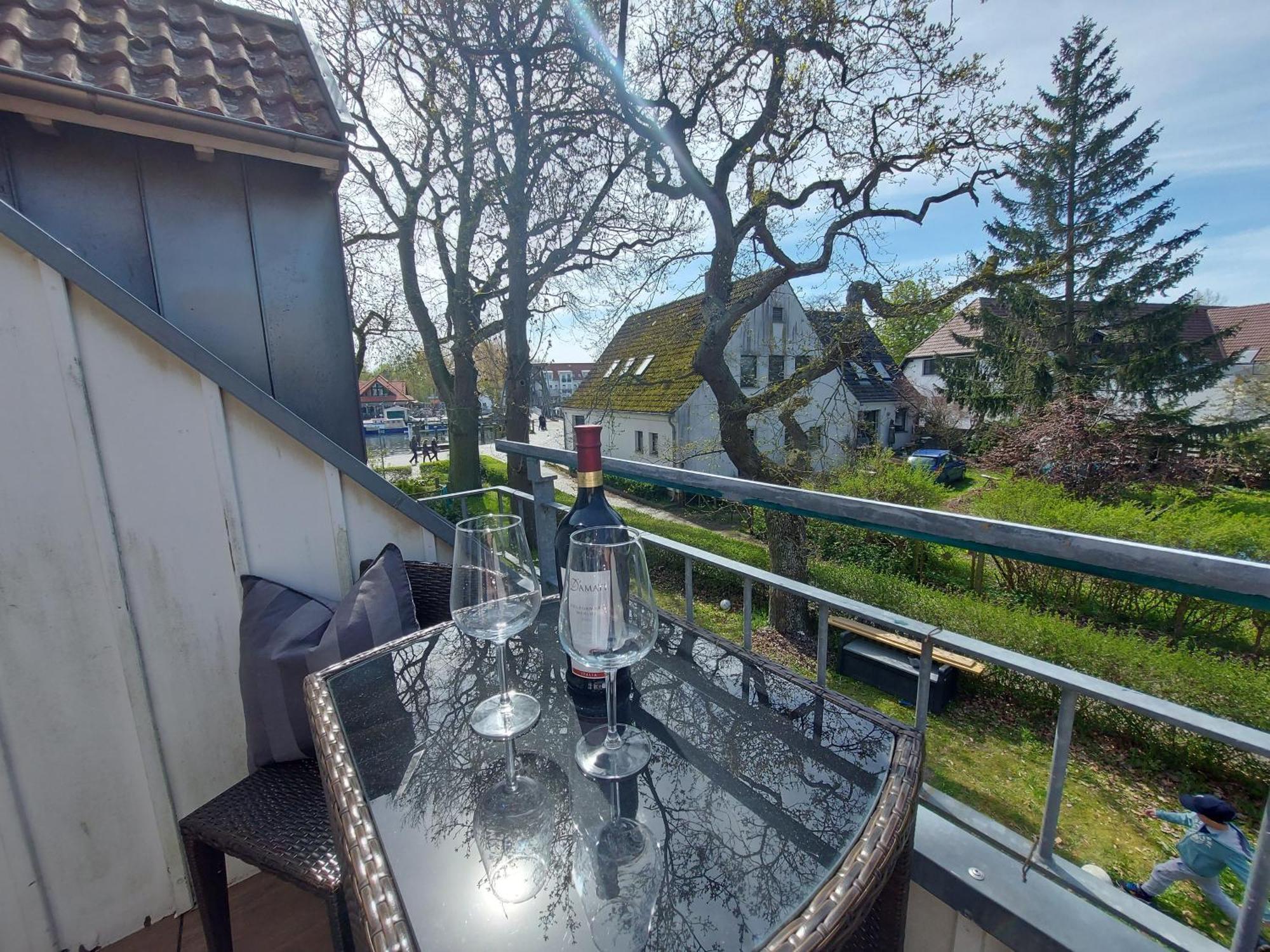 Hochwertige Ferienwohnung Direkt Am Wasser Mit Balkon Greifswald Dış mekan fotoğraf